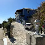 דירה Assos Blue House