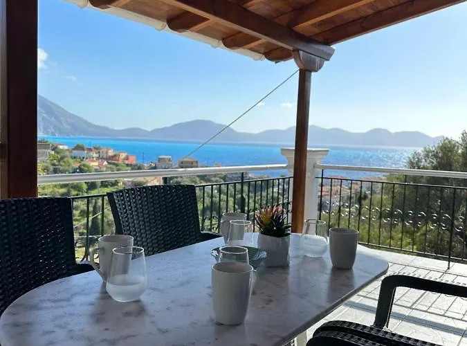شقة Assos Blue House *