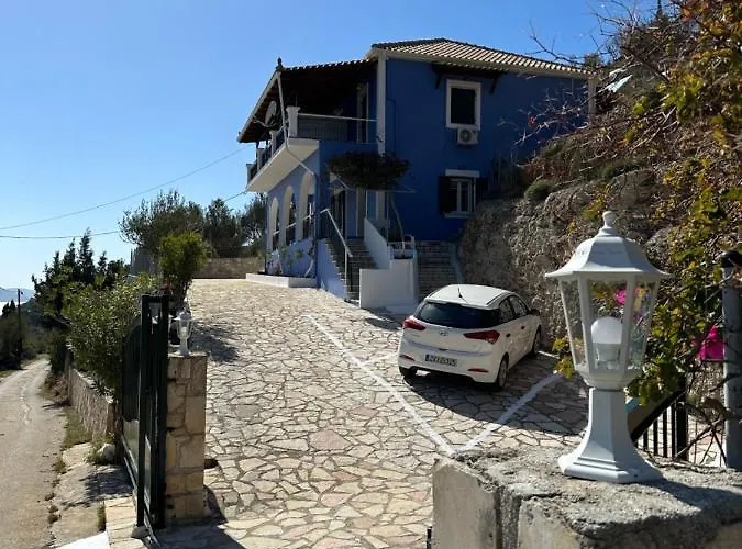 דירה Assos Blue House
